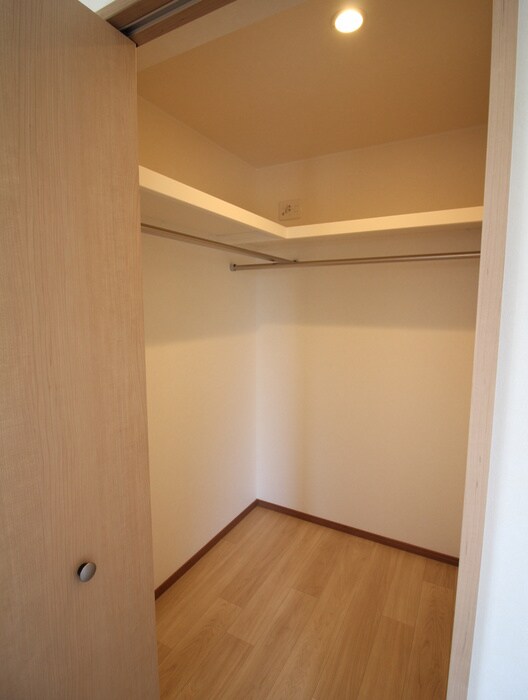 物件内観写真11　(収納)