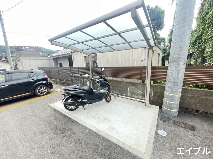 物件外観写真5　(駐輪場)