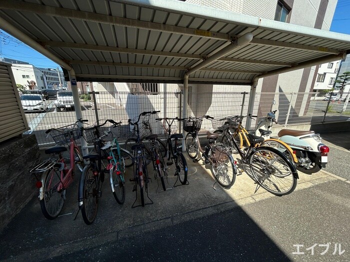 物件外観写真5　(駐輪場)