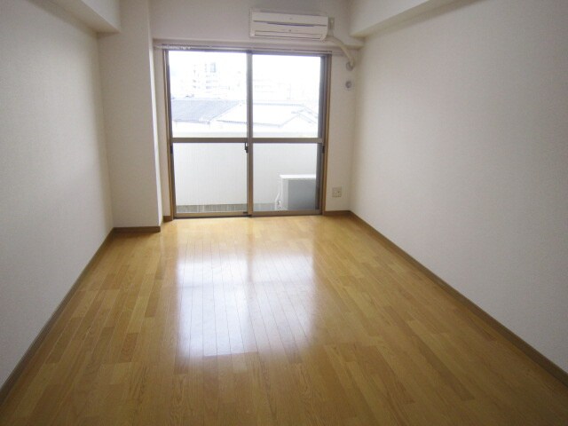 物件内観写真4　(居室)