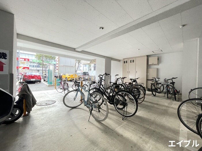 物件外観写真4　(駐輪場)
