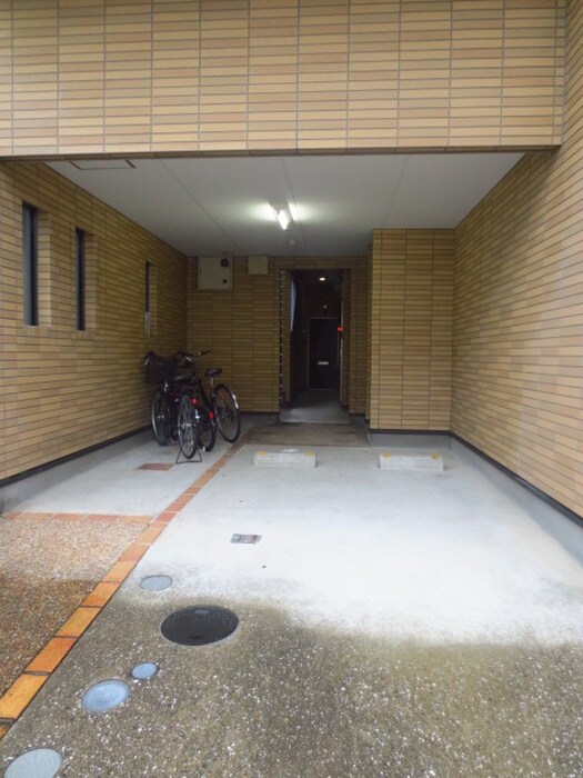 物件外観写真2　(駐車場)