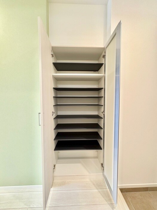 物件内観写真14　(靴箱)