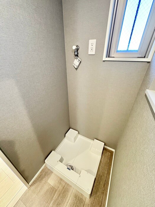 物件内観写真16　(洗濯機置場)