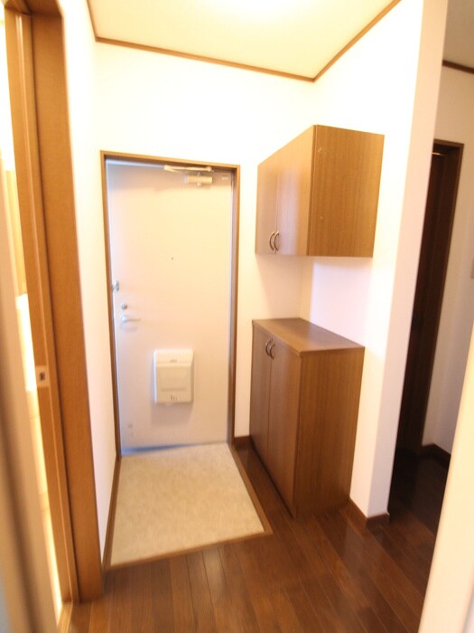 物件内観写真11　(玄関)