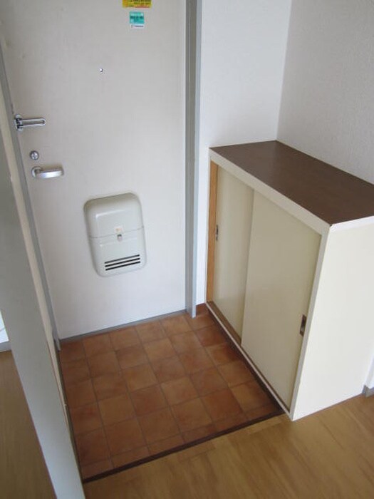 物件内観写真6　(玄関)