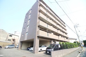 ルミエール諸岡外観写真