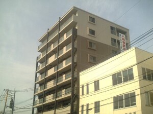 Ｂ・Ｊハウス博多外観写真