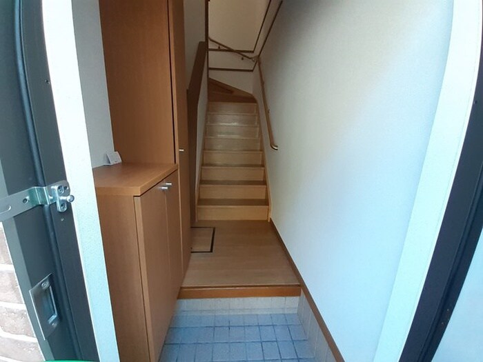 物件内観写真14　(玄関)