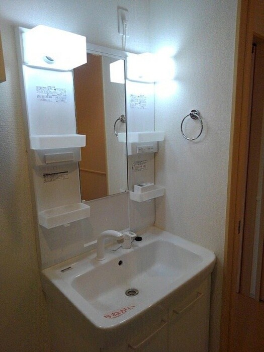 物件内観写真10　(洗面)