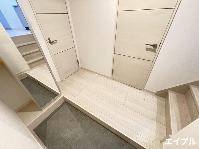 物件内観写真17　(玄関)
