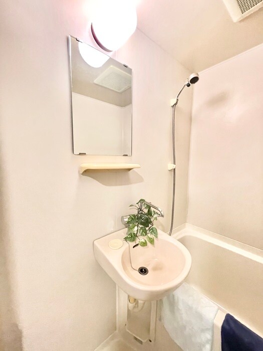 物件内観写真8　(洗面)