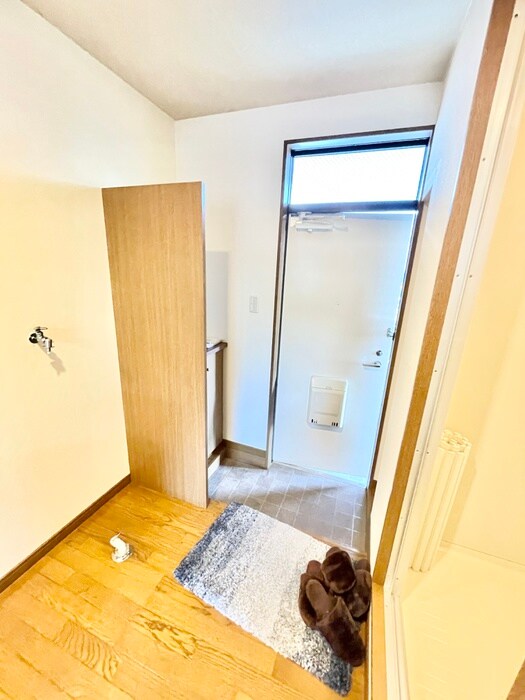 物件内観写真10　(玄関)