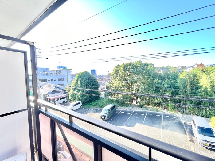 物件内観写真11　(室内からの展望)