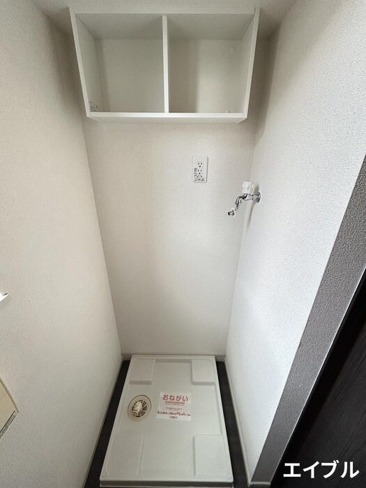 物件内観写真11　(洗濯機置場)