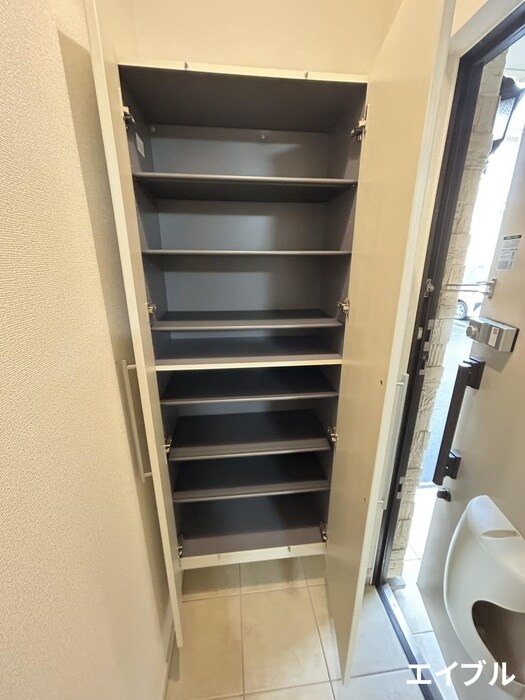 物件内観写真15　(靴箱)
