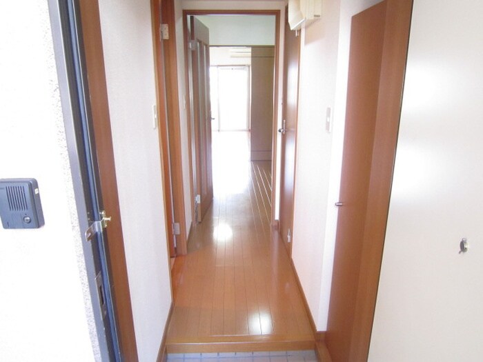 物件内観写真14　(玄関)