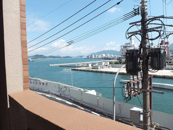 物件内観写真16　(室内からの展望)