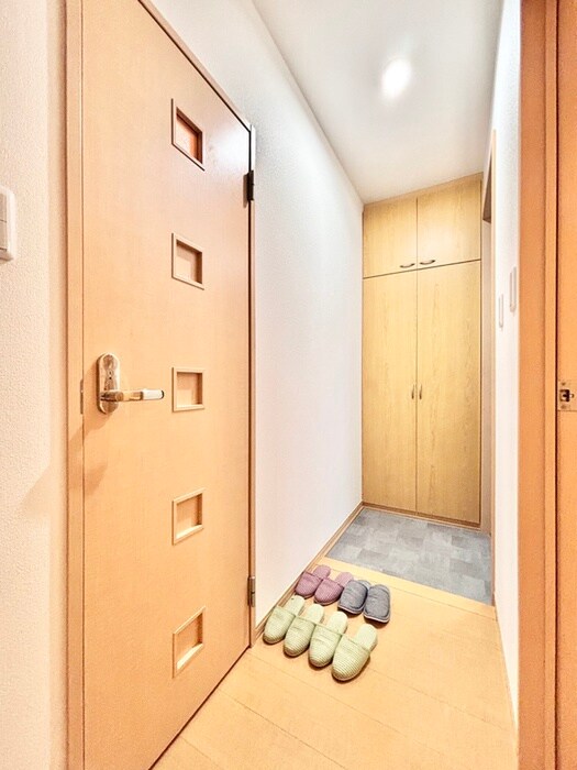 物件内観写真12　(玄関)