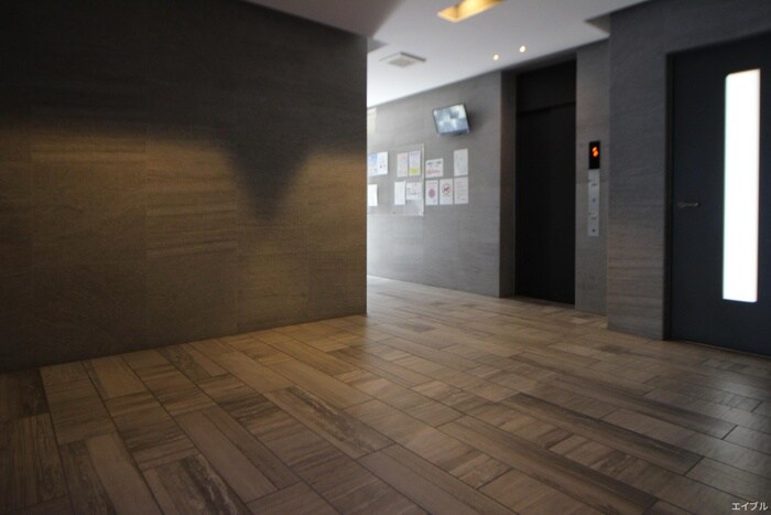 物件外観写真4　(エントランス部分)