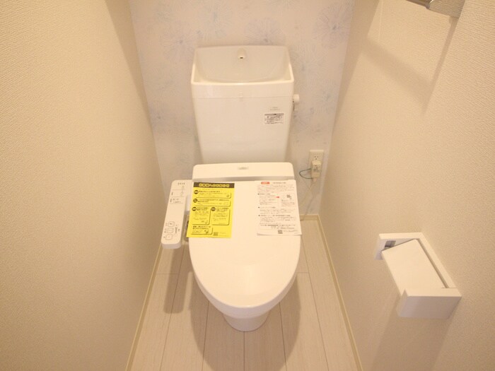 物件内観写真8　(トイレ)