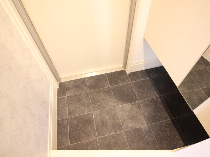 物件内観写真11　(玄関)