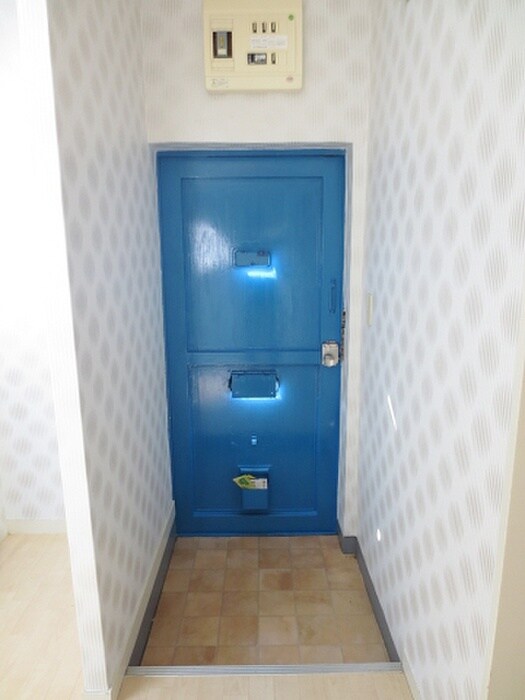 物件内観写真4　(玄関)