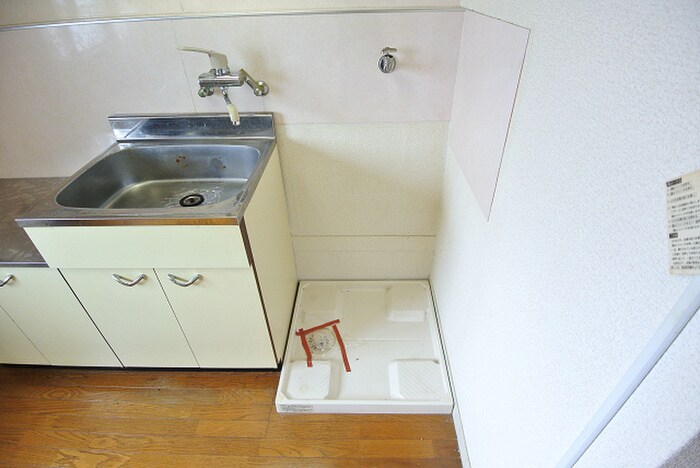 物件内観写真7　(洗濯機置場)