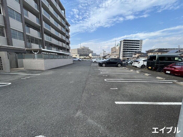 物件外観写真5　(駐車場)