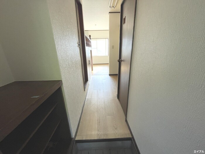 物件内観写真12　(玄関)