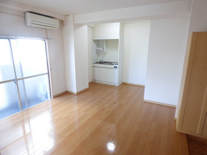 物件内観写真4　(居室)