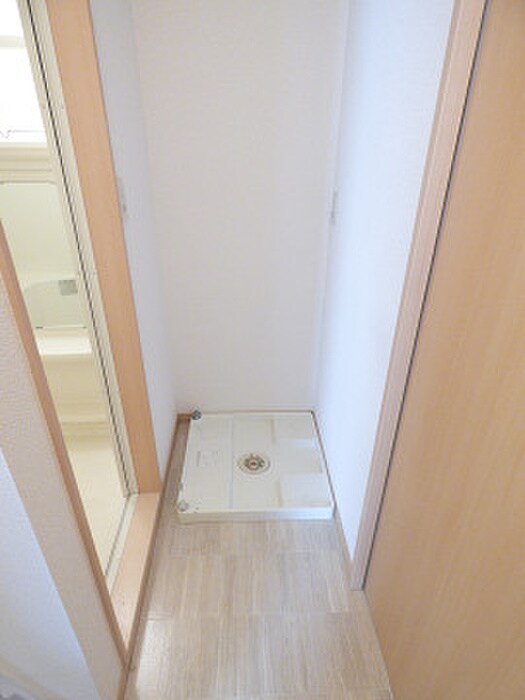 物件内観写真16　(洗濯機置場)