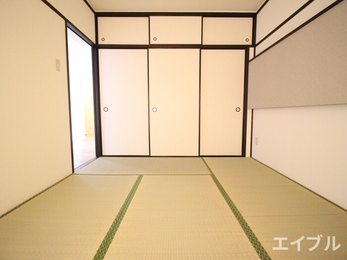 物件内観写真11　(室内からの展望)