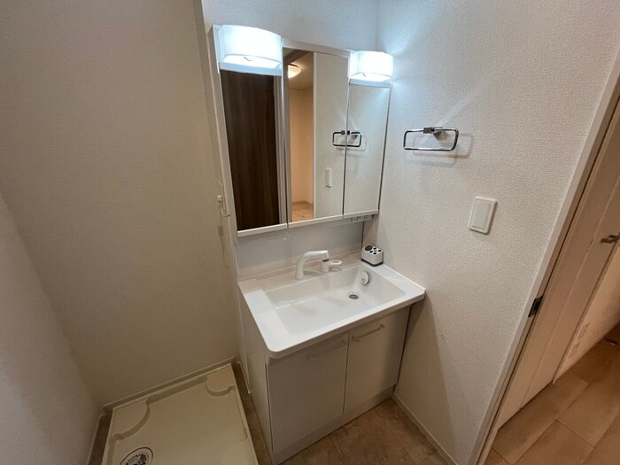 物件内観写真12　(洗面)