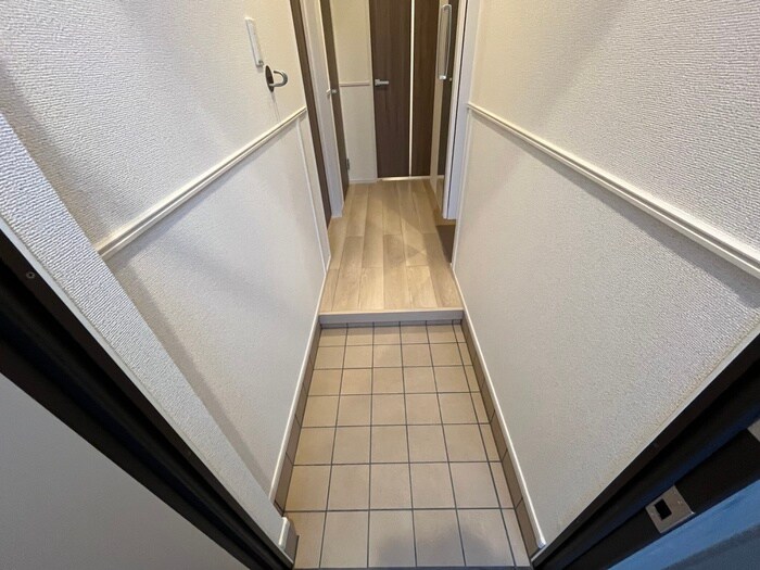 物件内観写真14　(玄関)