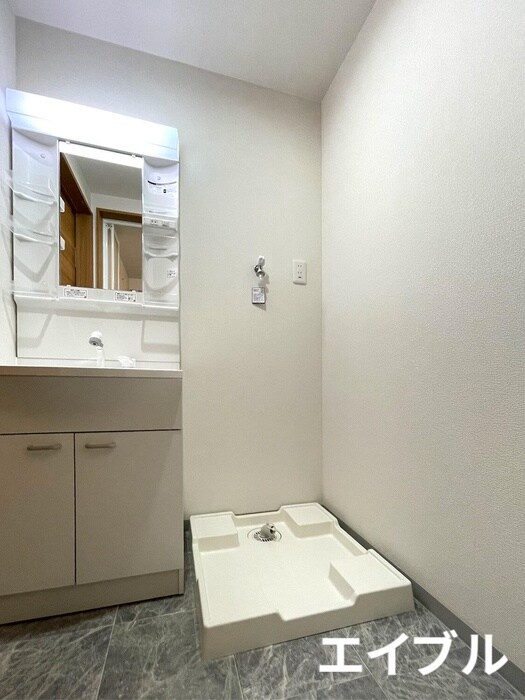 物件内観写真18　(洗濯機置場)