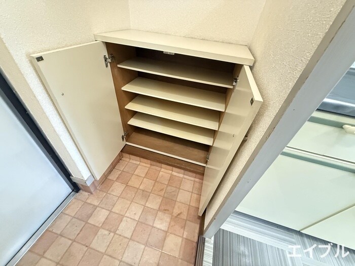 物件内観写真15　(靴箱)