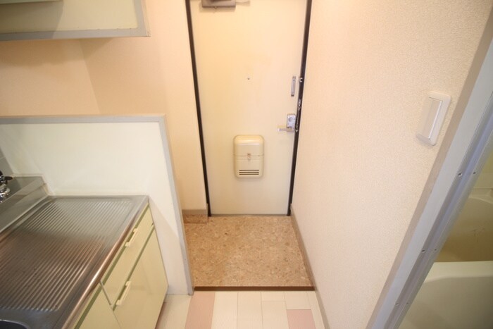 物件内観写真15　(玄関)