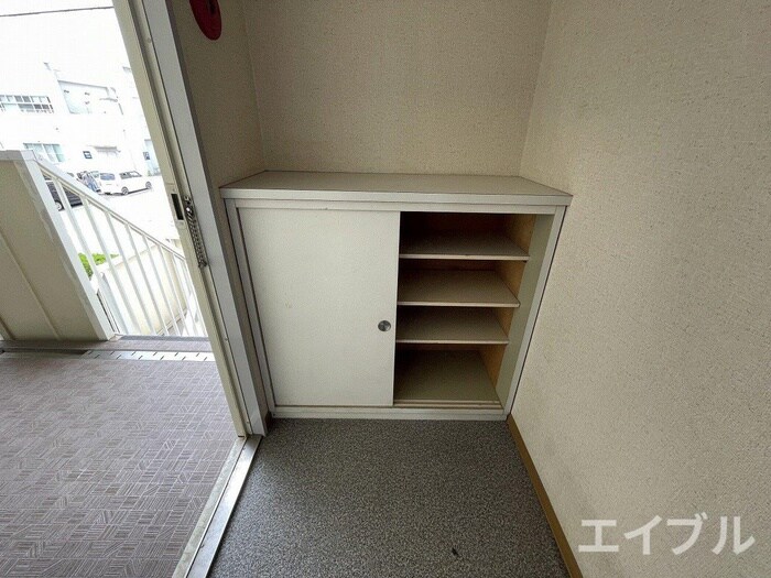 物件内観写真9　(玄関)