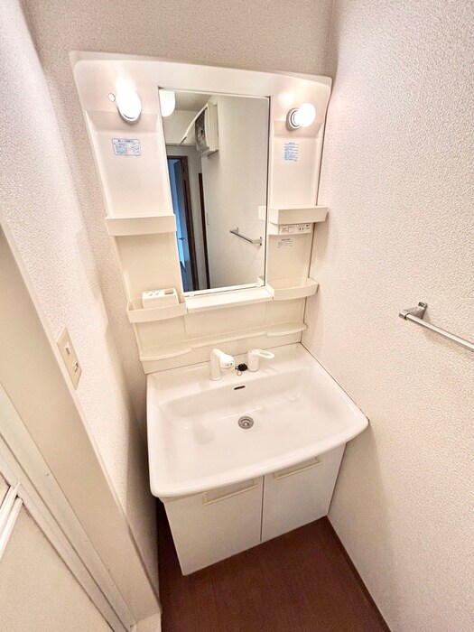 物件内観写真8　(洗面)