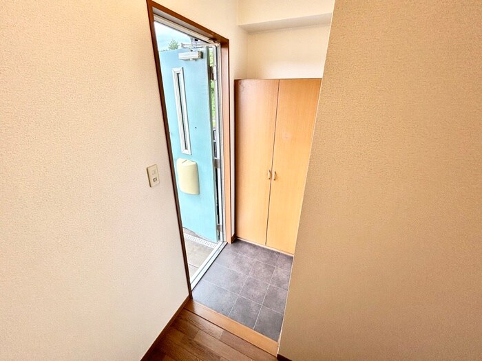 物件内観写真10　(玄関)