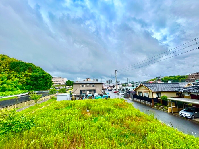 物件内観写真12　(室内からの展望)