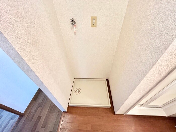 物件内観写真17　(洗濯機置場)