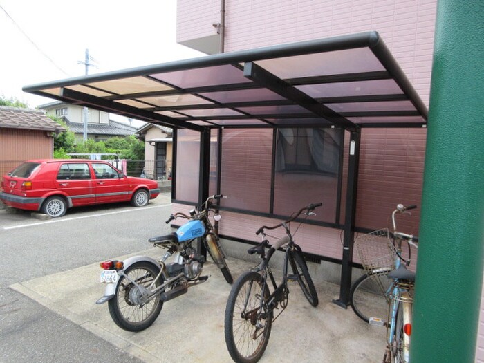物件外観写真3　(駐輪場)