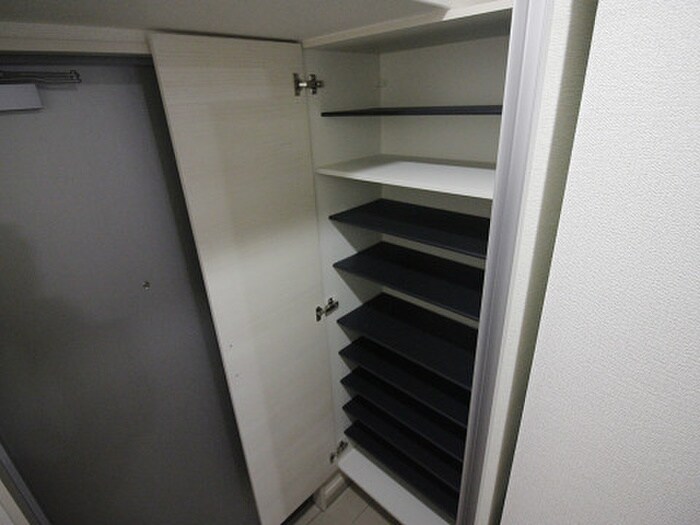 物件内観写真7　(靴箱)