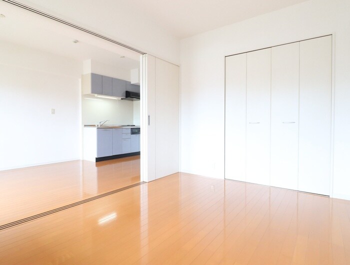 物件内観写真8　(居室)