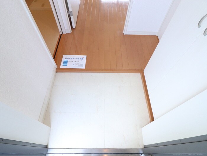 物件内観写真15　(玄関)