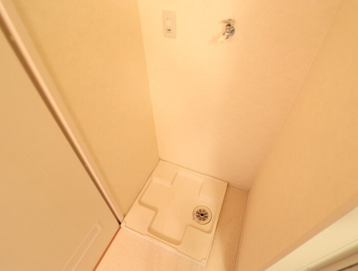 物件内観写真16　(洗濯機置場)