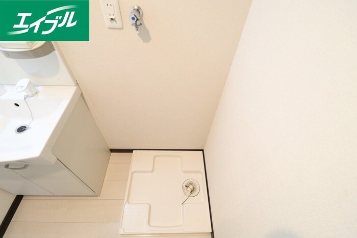 物件内観写真15　(洗濯機置場)