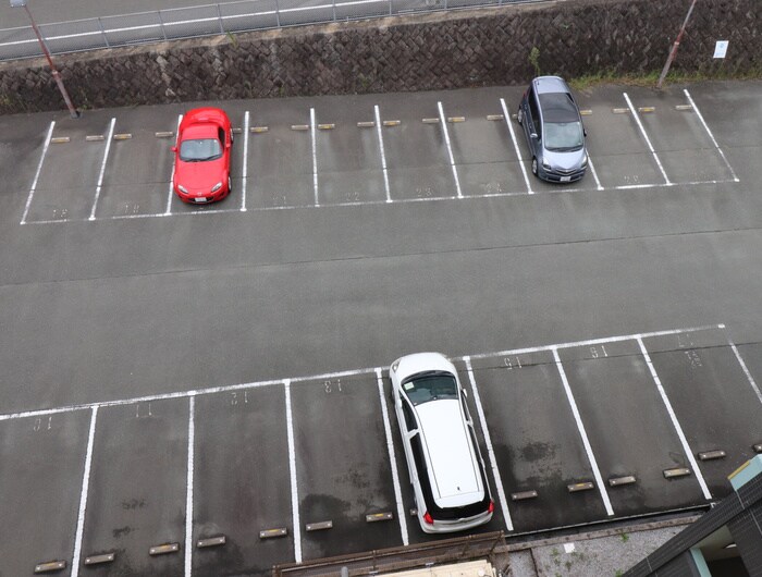 物件外観写真4　(駐車場)